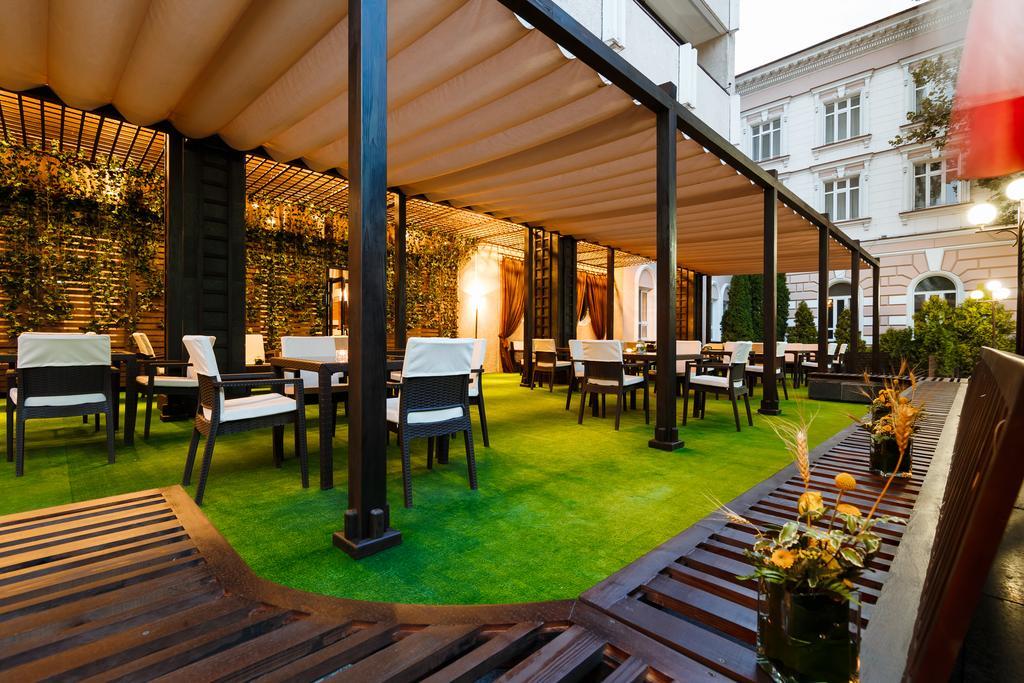 Codru Hotel Chisinau Exterior photo