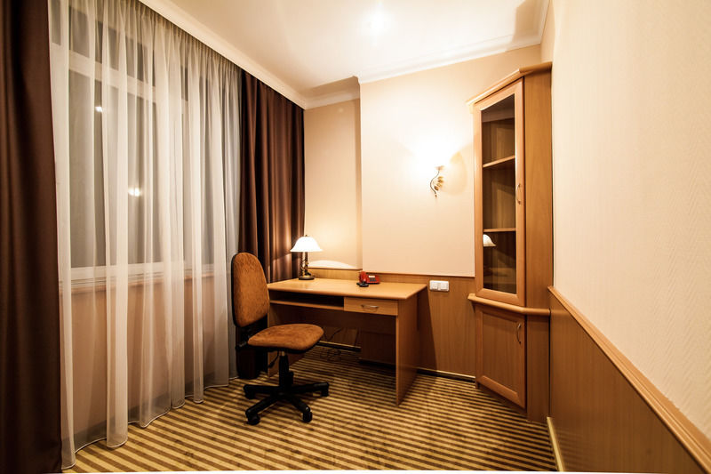 Codru Hotel Chisinau Exterior photo