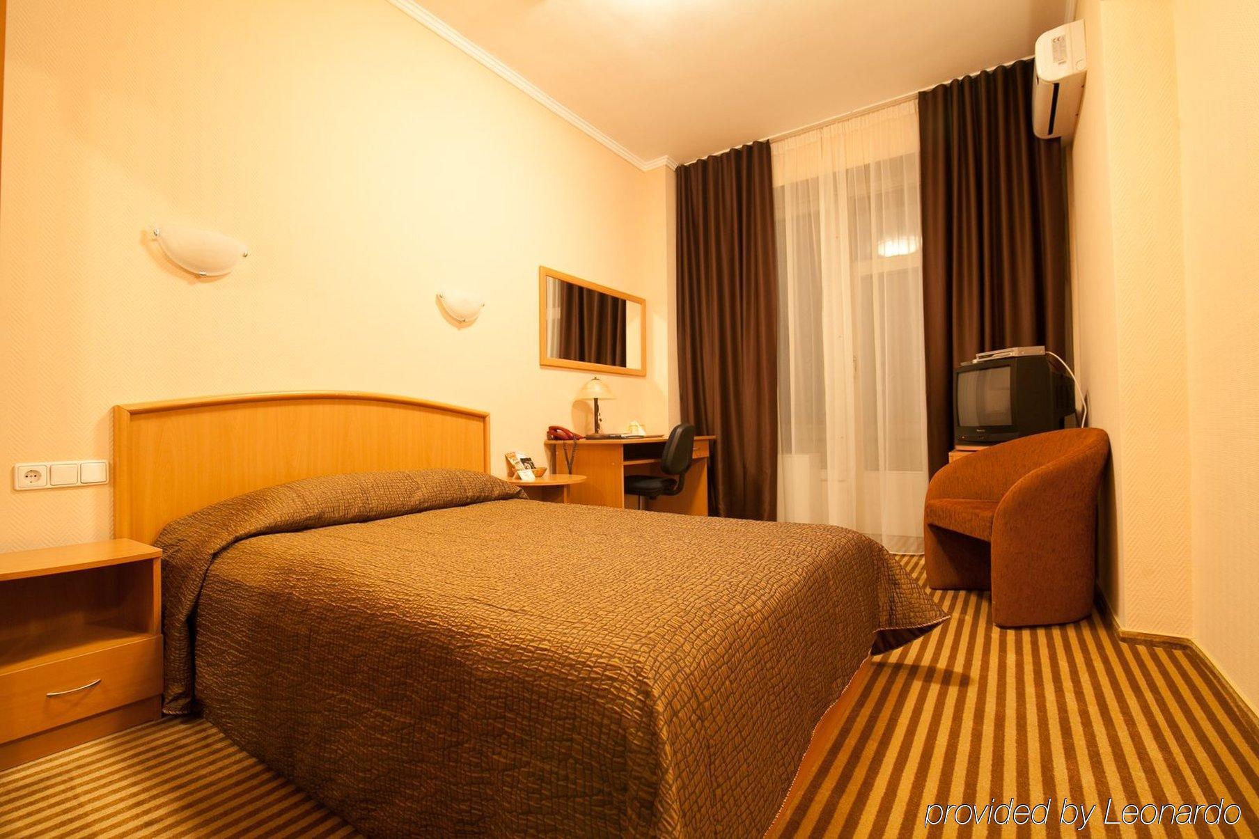 Codru Hotel Chisinau Exterior photo