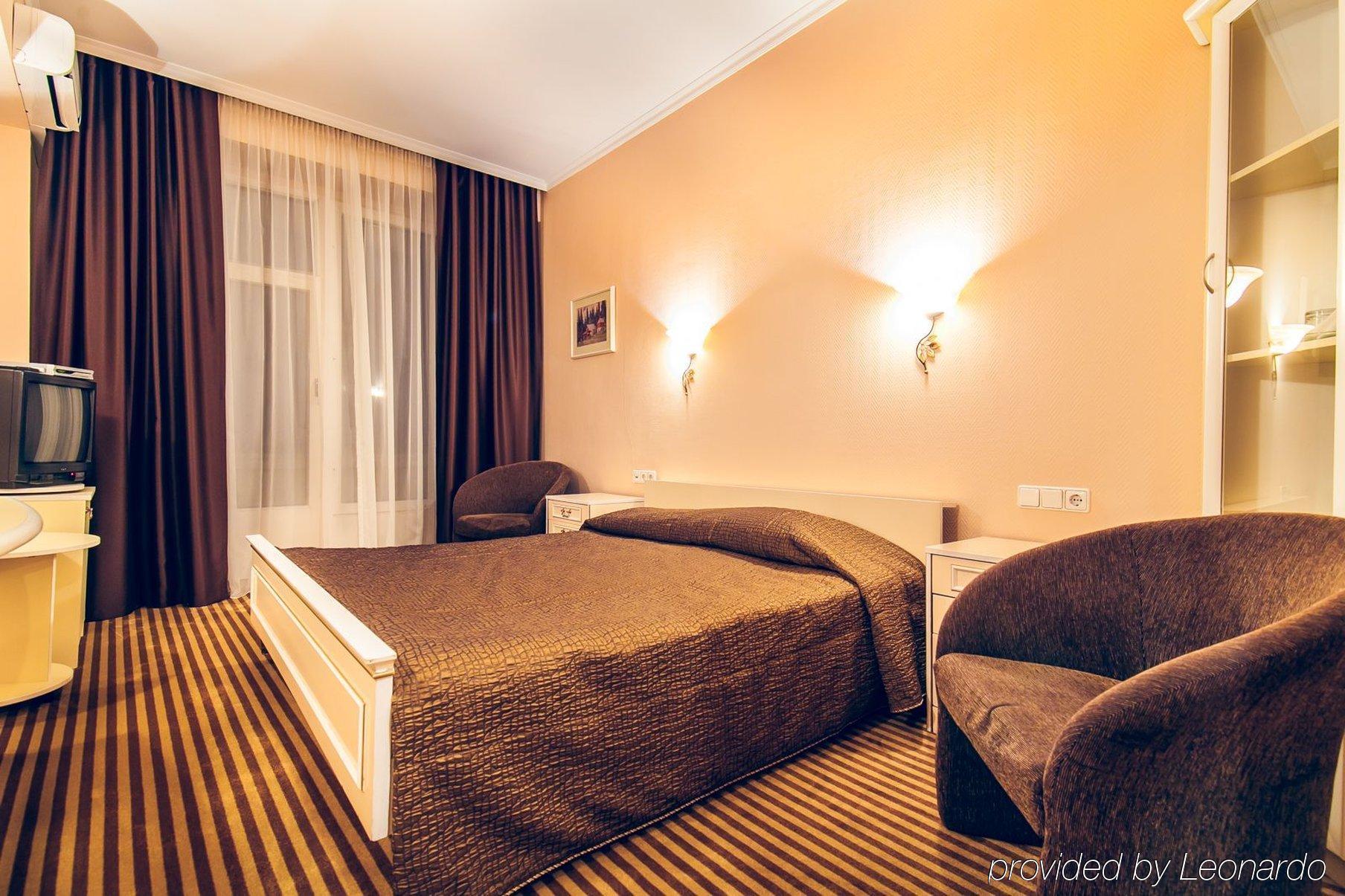 Codru Hotel Chisinau Exterior photo