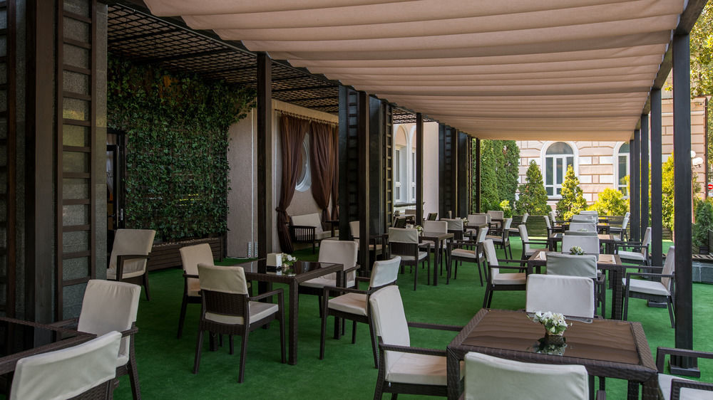 Codru Hotel Chisinau Exterior photo